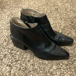 Clarks Ankle Boot with cool heel detail